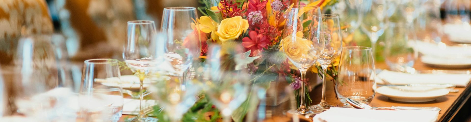 vibrant-colorful-event-table